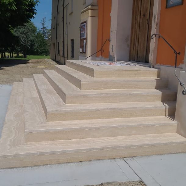 Esempio dalla galleria fotografica di INTERGRANITI: Scale